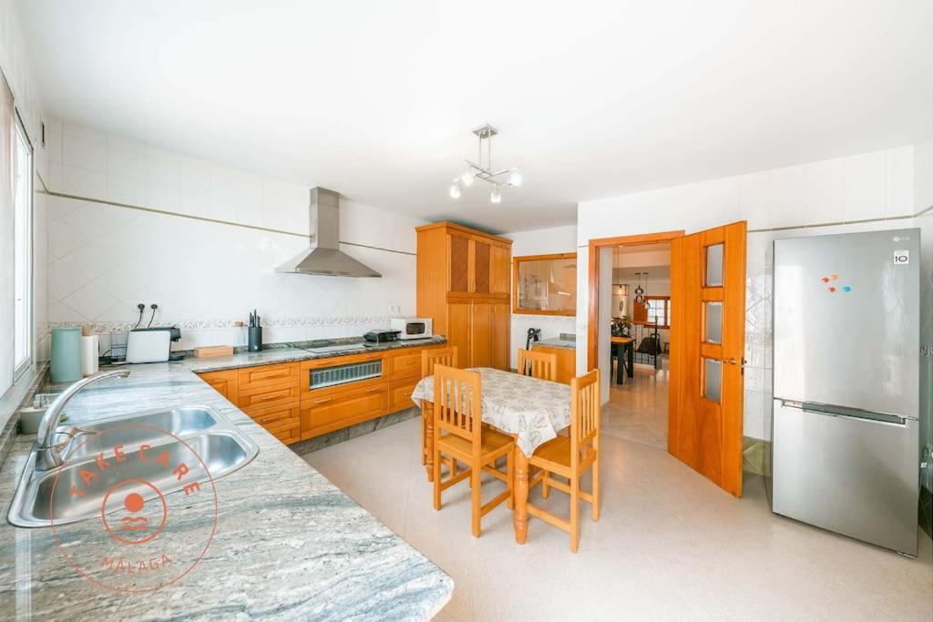 Spacious Home With Lovely Garden - Tcm リンコン・デ・ラ・ビクトリア エクステリア 写真